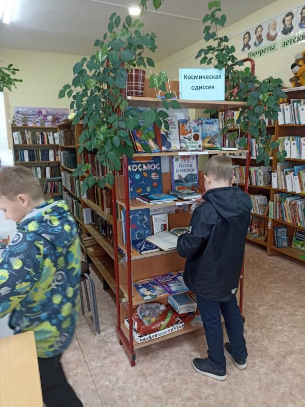 Познавательный час: День космонавтики