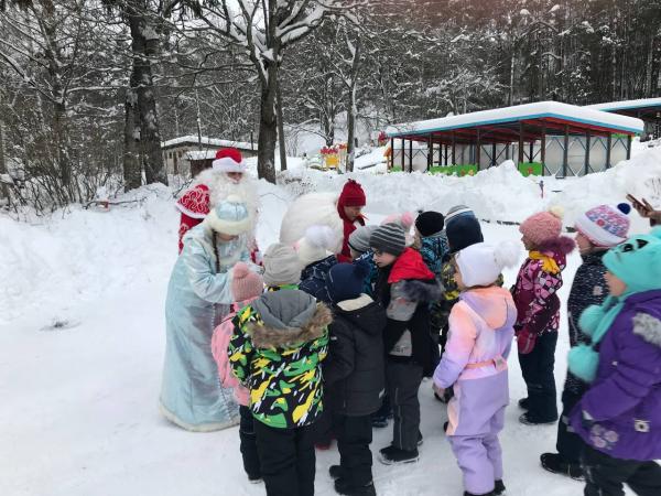 Интерактивная встреча "Дед Мороз в гостях у малышей"