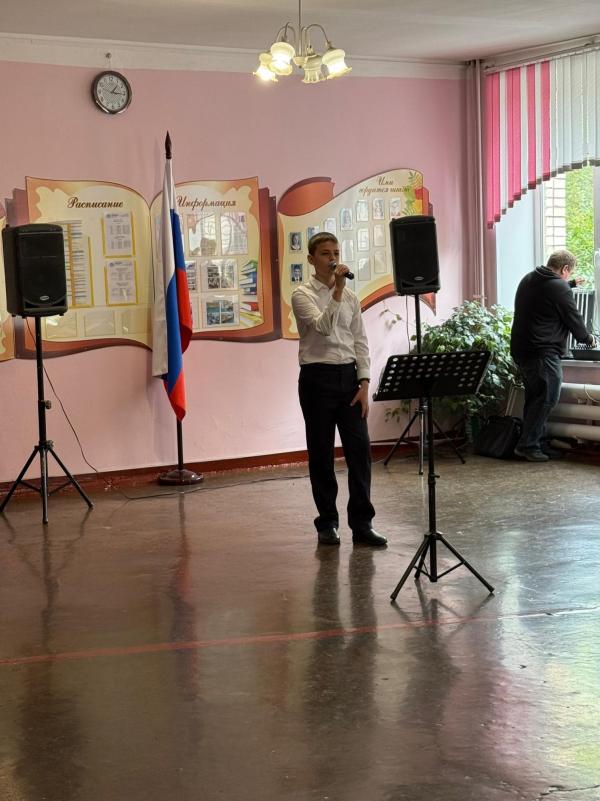 Концерт с участием солистов Студии эстрадной песни "Микс", посвященный выборам Губернатора ЛО